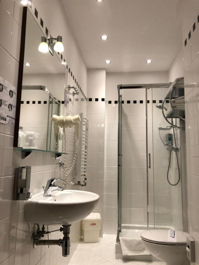 אלבלאג Hotel Atrium מראה חיצוני תמונה
