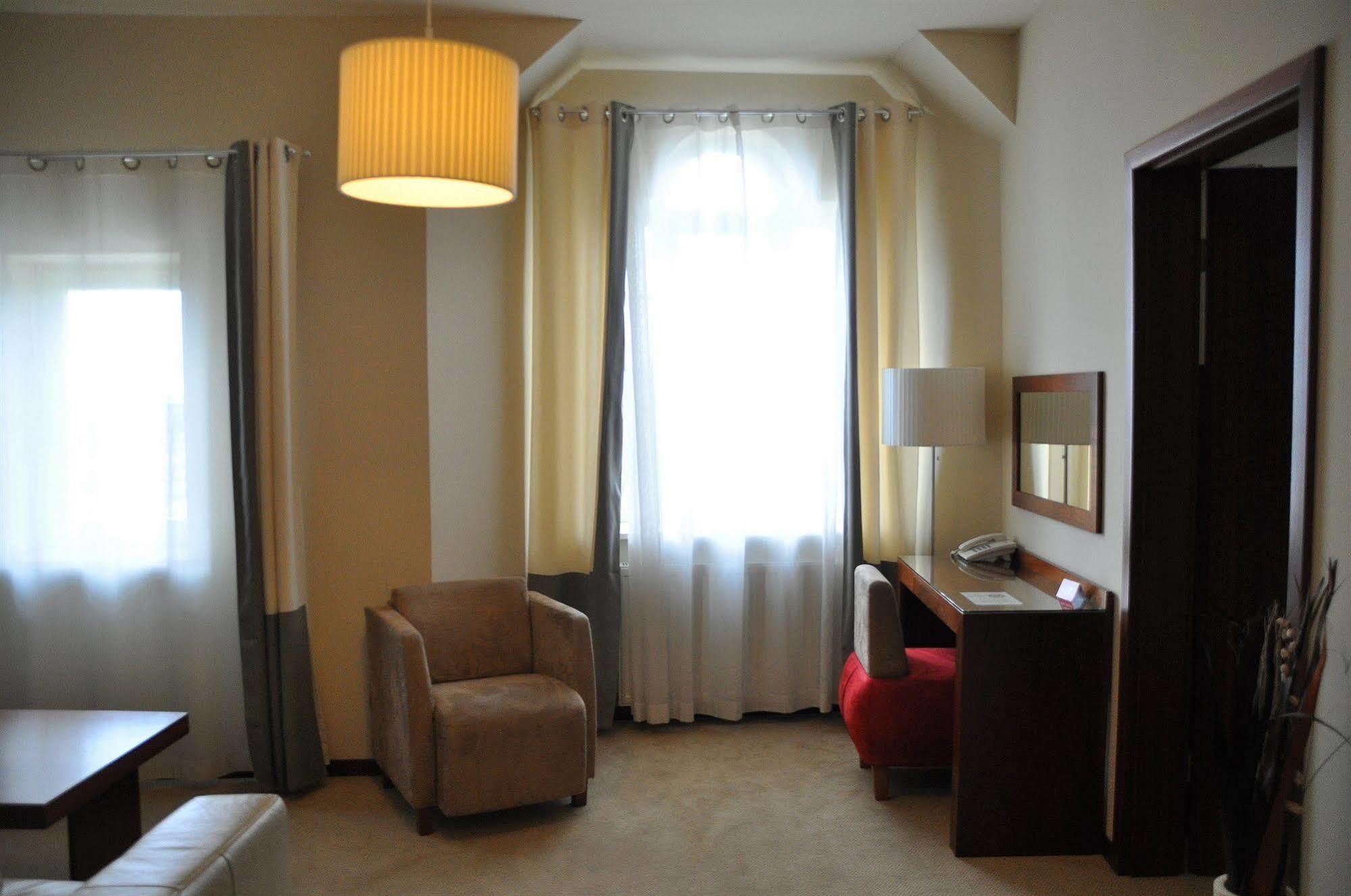 אלבלאג Hotel Atrium מראה חיצוני תמונה