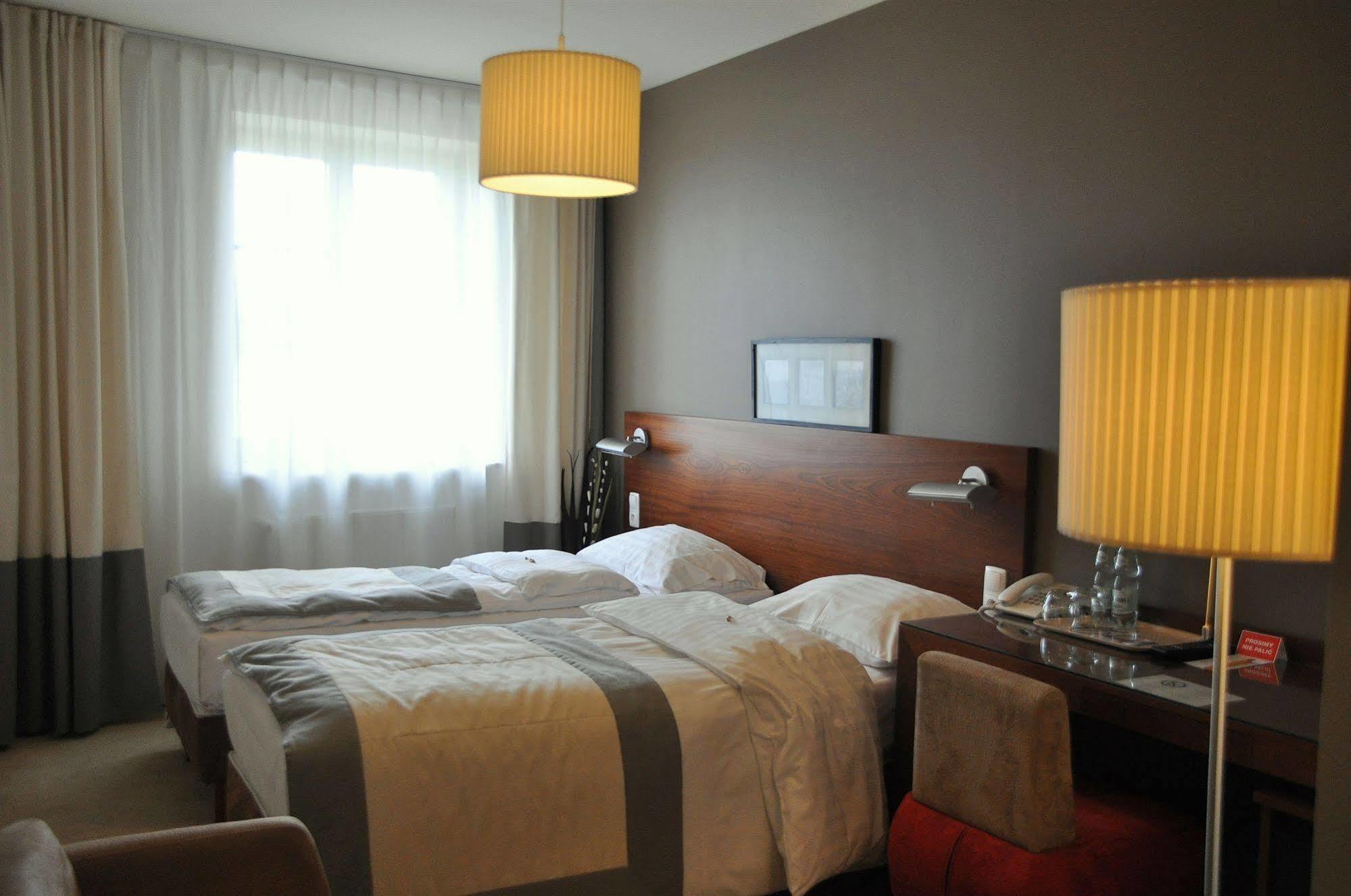 אלבלאג Hotel Atrium מראה חיצוני תמונה