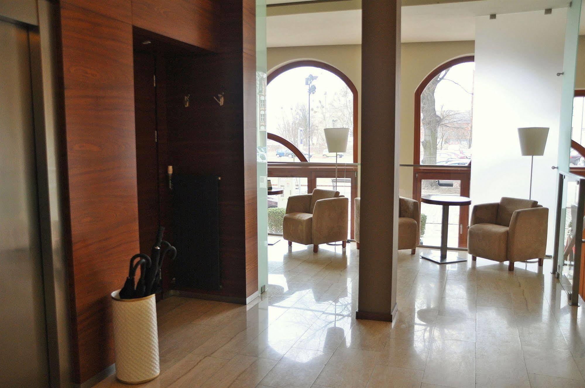 אלבלאג Hotel Atrium מראה חיצוני תמונה